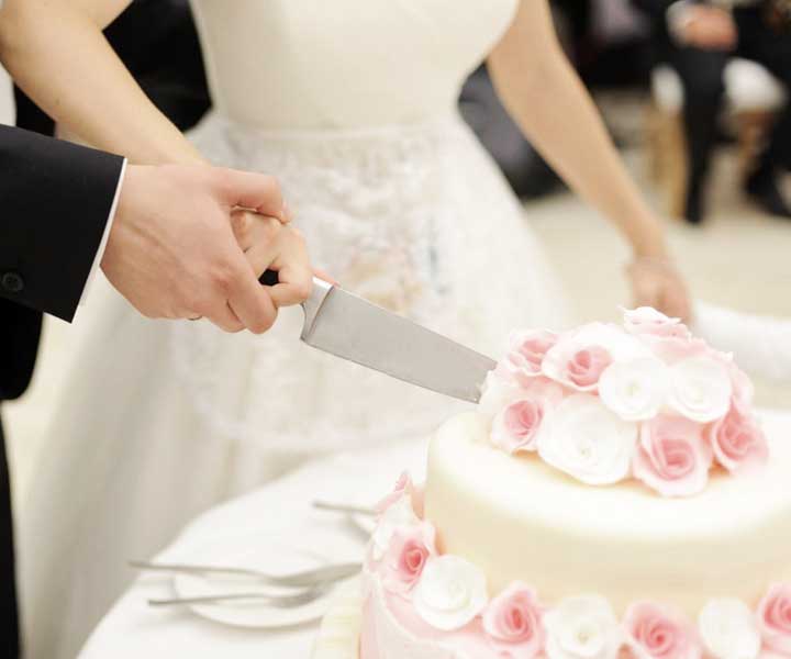 taglio della torta matrimonio Solive Franciacorta